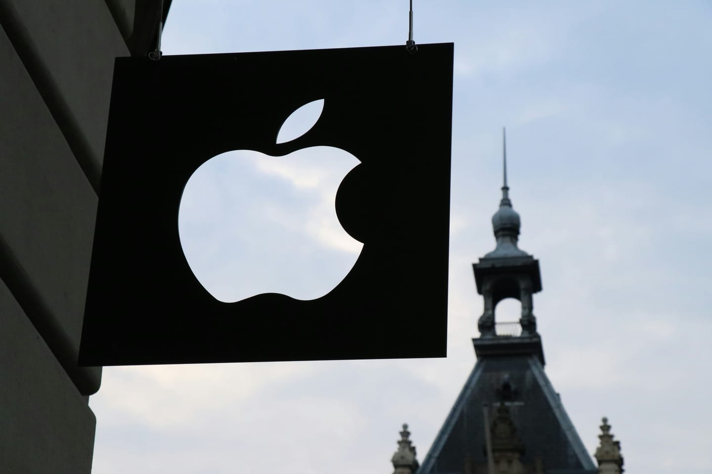 Az Apple kutatása szerint az AI gondolkodási képességei korlátozottak