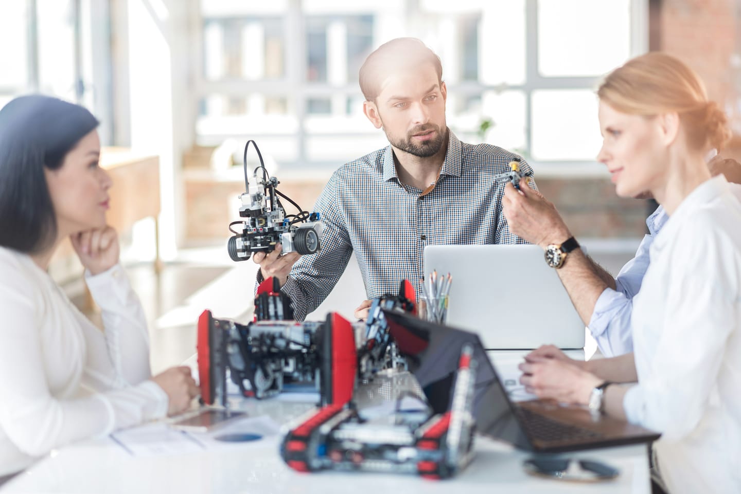 Offline működő Gemini robotmodellt mutatott be a Google