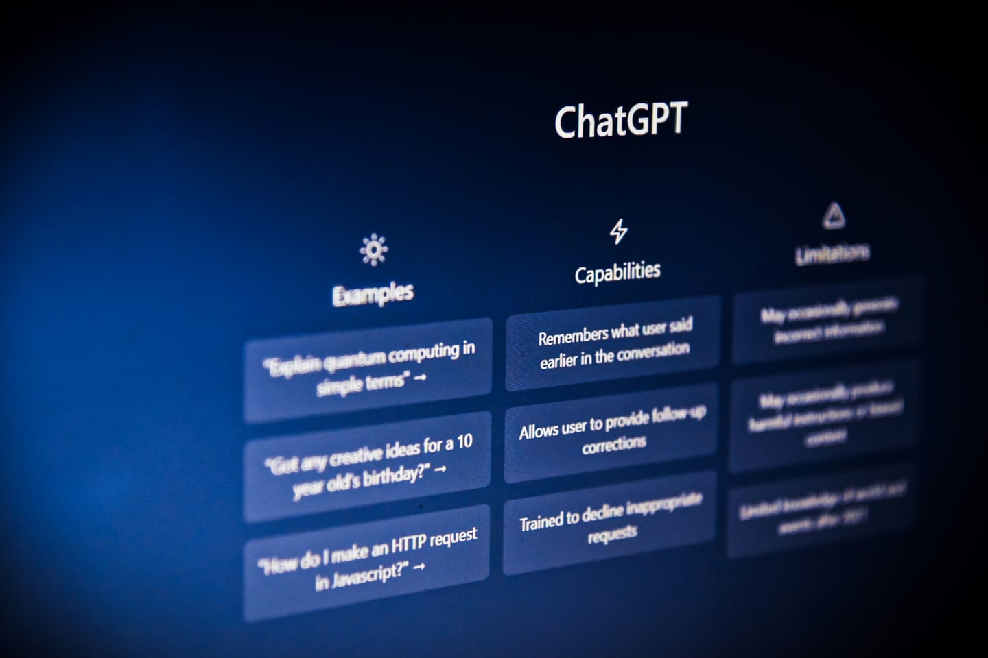 Az OpenAI fontolgatja a reklámok bevezetését a ChatGPT ingyenes verziójába