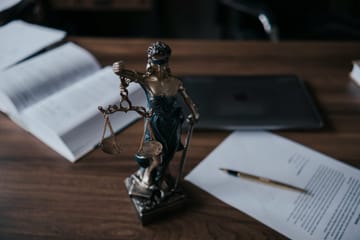 Az AI által generált hamis jogi hivatkozások száma háromszorosára nőtt 2025-ben