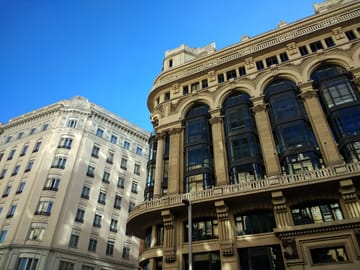 A szaúdi Alinma Bank új API platformot indított IBM AI technológiával