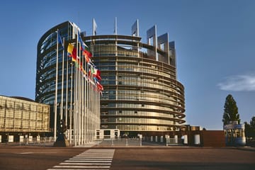 Az EU befektet az AI biztonságba: 9 millió eurós tendert írt ki a rendszerszintű kockázatok értékelésére