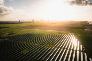 Az AI-adatközpontok energiaigénye felgyorsítja a megújuló energiára való átállást az USA-ban