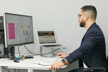 A Deloitte 290 000 dollárt térít vissza az ausztrál kormánynak az AI-generált hibákkal teli jelentése miatt