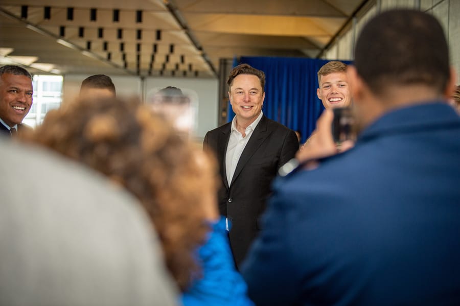 Elon Musk xAI cége bemutatta a Grok 3 chatbotot