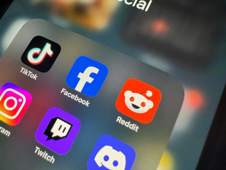 A Reddit pert indított az Anthropic ellen engedély nélküli adatfelhasználás miatt