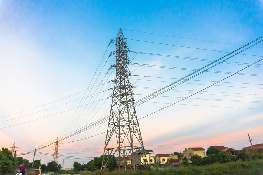 A Hitachi Energy szerint az AI energiaigénye veszélyezteti az áramellátást