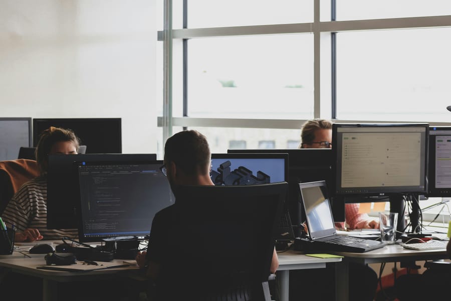 700 indiai mérnök helyettesítette az "AI"-t: csődben a Builder.ai