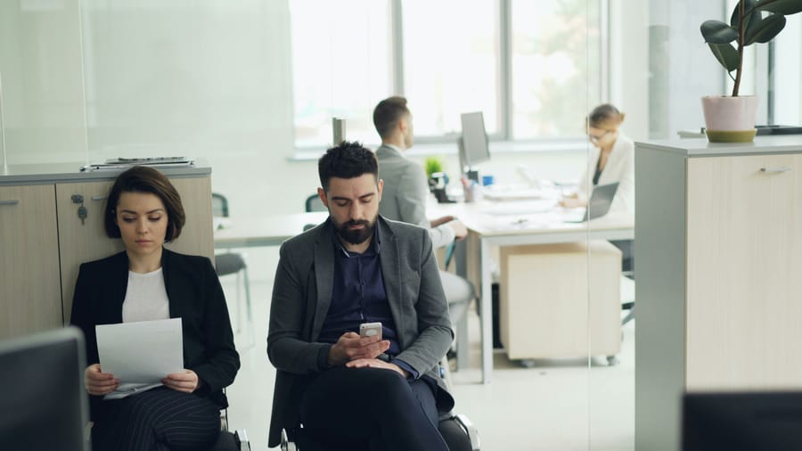 Szűrőprogramok és AI által generált önéletrajzok: az AI hatása a munkaerőpiacra